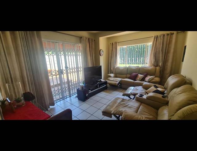 5 BEDROOM HOUSE FOR SALE IN WYCHWOOD